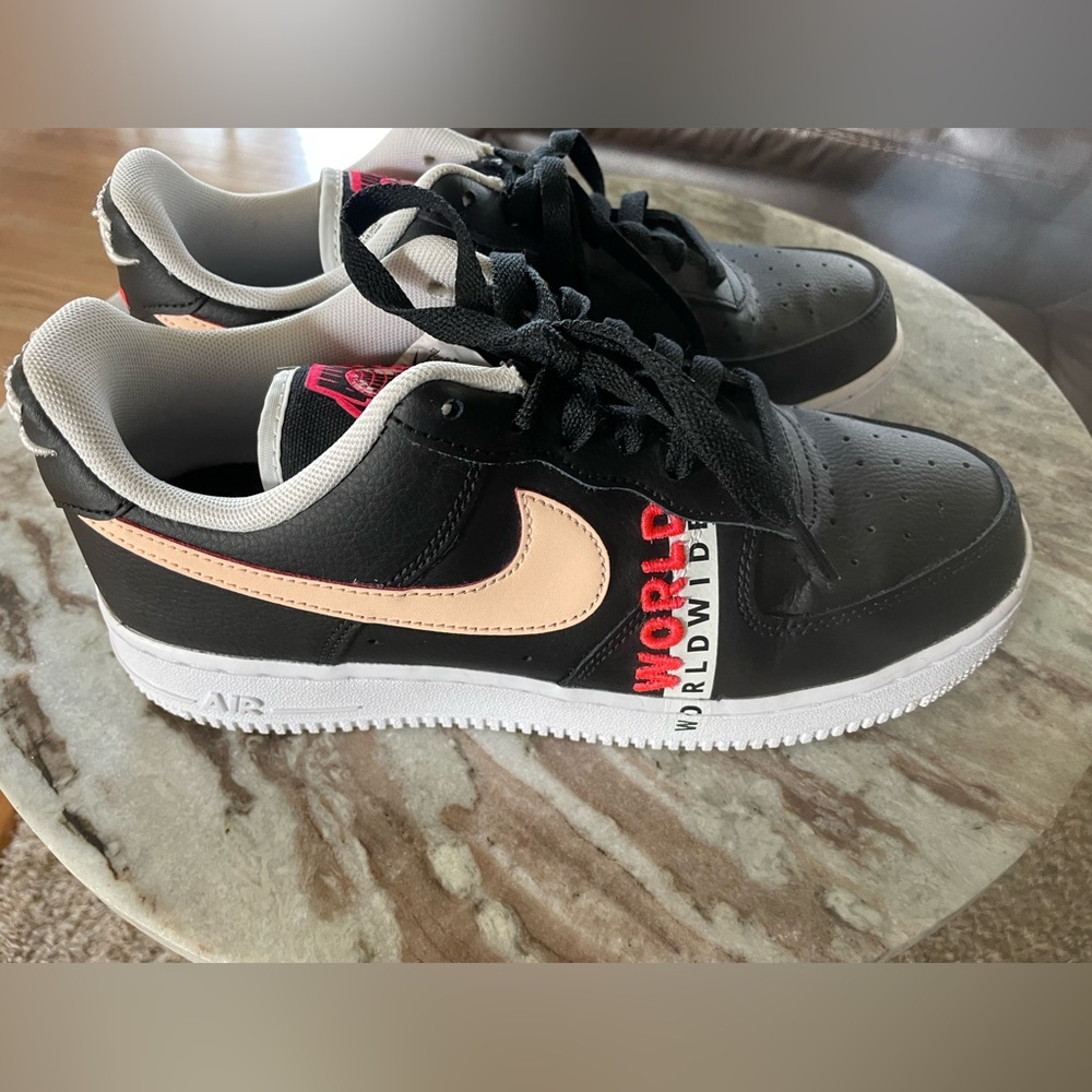 Nike Air Force Worldwide Pack Black Flash Crimson- Men’s size 7